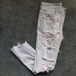 American Eagle Tomgirl Jeans Distressed Light Wash